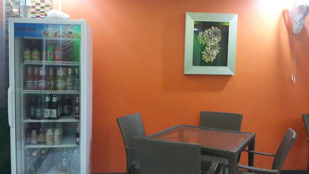 Silla Patong Hostel Екстериор снимка