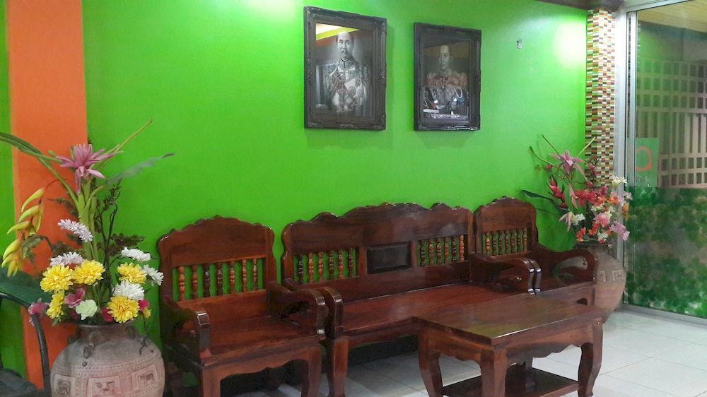 Silla Patong Hostel Екстериор снимка