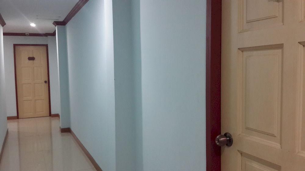 Silla Patong Hostel Екстериор снимка