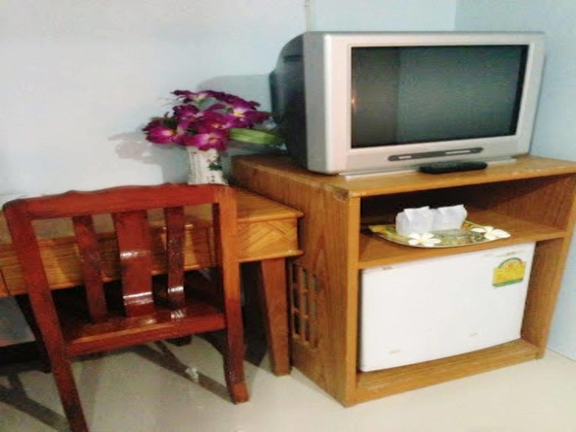 Silla Patong Hostel Екстериор снимка